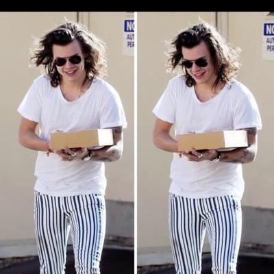 because harry styles has the cutest bum, even in girl jeans