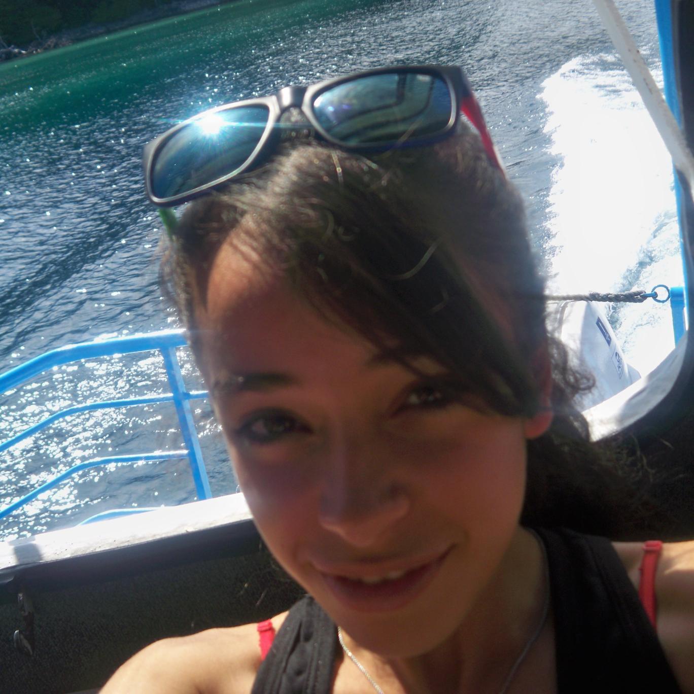 Sin un poco de locura, no hay felicidad!. ;)