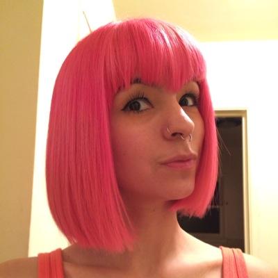 Circus Performer. Pyrex Collector. STARWARS. Mid Century Lover. Materialistic Wannabe. I also like rocks. Wife w/2 kids. Just kidding I don't have kids. 2 cats.