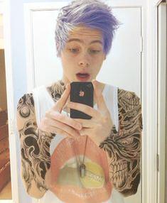 Follow @HemmoIsABadAss SHE FOLLOWS BACK !And please RT http://t.co/cKuDzZro1U… help her to get @Luke5SOS 's follow AKA 1/4, TY!