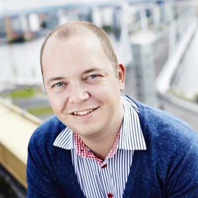 Teacher, designer, engineer, entrepreneur and photographer.  Interested in communication, cycling, running and time with my family, cats and dogs.