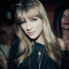 #Swifties #GainTweets #FollowTrains IF YOU NEED ANYTHING JUST ASK :)  ~ used to be @helpingswifties