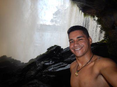 Haz permanente tu aprendizaje, No tu lucha. 
Loving and Living Life... Be Your Own Hero!
Wine & Beers Lovers