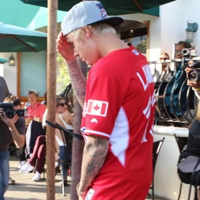 Justin Bieber is my everything and there is no one in the world you could ever compare. Justin is the best idol to me. I love him