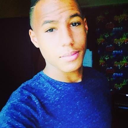 Follow m'y Follow Back TEAMREAL CR7 diixooo78 Snap Diixooo78 TRA2PES LA MENACE MAJEUR !!!:D