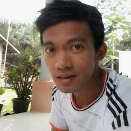 lupakan gelisah d hati kuatkan langkah basuh lukamu..hari masih panjang dan waktu masih stia berjalan.