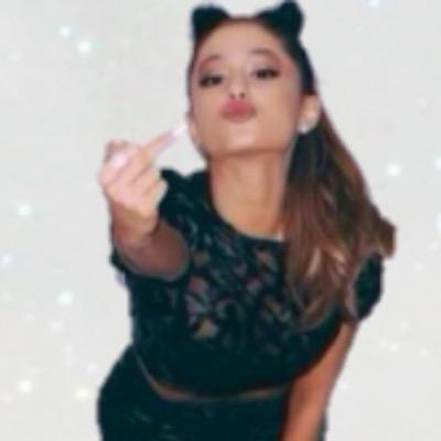 i want @arianagrande to follow me and thats all i want when it comes to social media!!!!❤☁