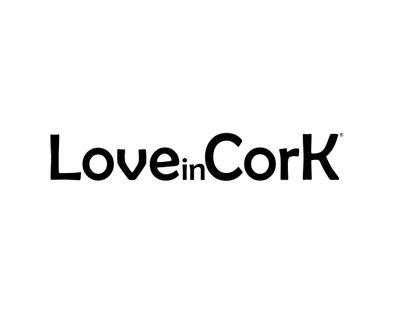 Uma marca ecológica, sustentável e 100℅ portuguesa.A Love in Cork® surge da fusão de dois sonhos, o desejo de ter aquela mala que torna o seu 'outfit' perfeito.