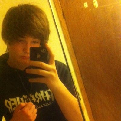 Former:TA|tK|HoldMy| T2D/ Gt:ItsJustWaffles|Solo Sniper|SMG|AR|Feeder| 24| Warzone Ranked Iridescent