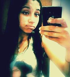 Ooi :3 , Sou Corinthiana,Pauliista,Amo Chocolate ii gst de pessoas sinceras !!!