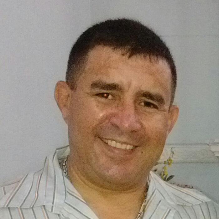 soy una persona muy humilde criado con trabajo y amor , familiar , y honesto