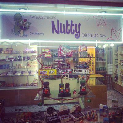 Nuttyworldca's profile picture. Visitanos!