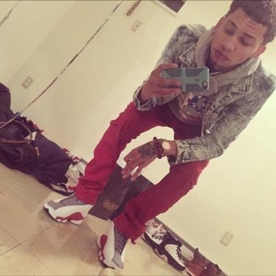 TRACK GOD!! SPARTANBURG BORN AND COLUMBIA RAISED.. GLO UP CAUSE I CAME FROM NOTHING . GAS WHAT WE SMOKE NIGGA!!