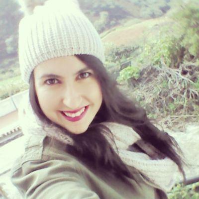 Estudiante de inglés y chino,por eso de la crisis y el futuro... Siempre persiguiendo la felicidad...