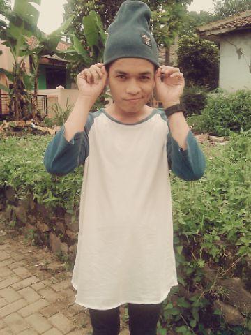 heynof's profile picture. Jangan memuja saya , karena saya manusia biasa . Jangan menghina saya karena saya lebih baik dibanding anda .