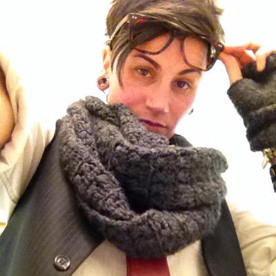 PoeAve's profile picture. stylist:creator:dancer:writer:schoolofhardknox:student:mentor:14XX