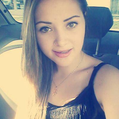 larissakuhl15's profile picture. 