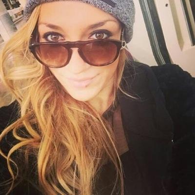•Club de Fans de la Ganadora de GH15. •Mi locura es la respuesta sana a este mundo enfermo' •Me sigue desde 14/01/15 Canarias;Tenerife! CuléSiempre❤️