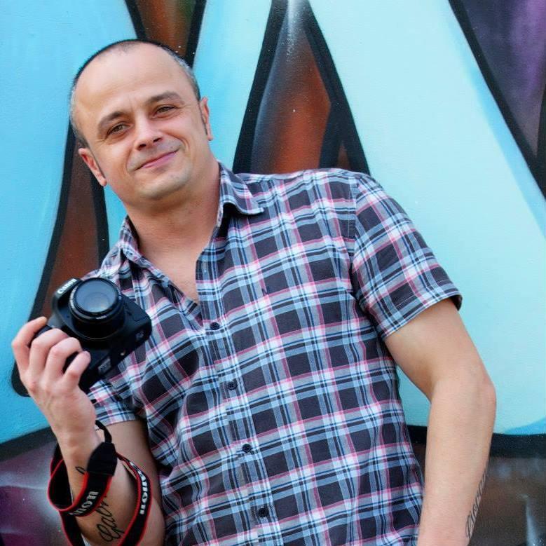 Sou Fotógrafo. Amo o que faço e faço o que amo.