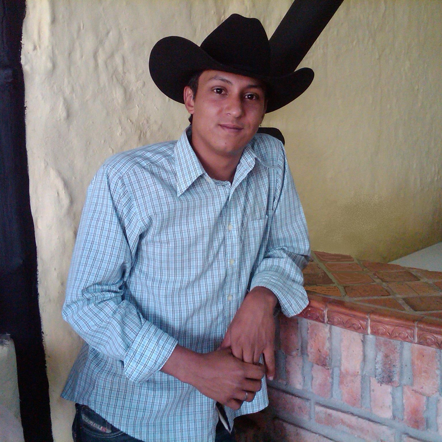 Cuatrista, amante de la musica llanera... Vivo por ella!
Chavista hasta la medula espinal!