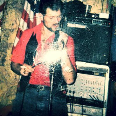 I'm me I'm a nice guy and a happy funny person who loves to make  people laugh, and happy. I  listen to what ever anyone says and I'll help in anyway  I can!