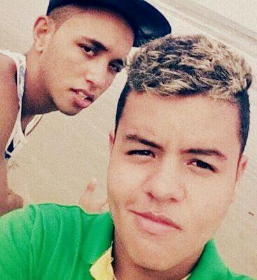 Grupo de Rap Paulista Criado no Começo de 2015 pelos Integrantes Yuri Mc e Rafael Mc.
