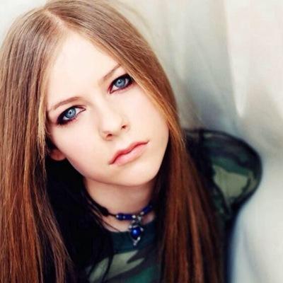 É que às vezes precisamos perder amores para ganhar poemas .