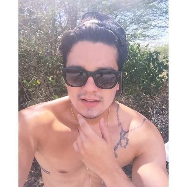 @luansantana na alma no grito e nas palmas.....#familials                                          @anitta my vida