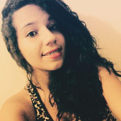 Morena do Corpão com o Cabelo cacheado .. Cheiios de Charmes''...  rsrs''  ...