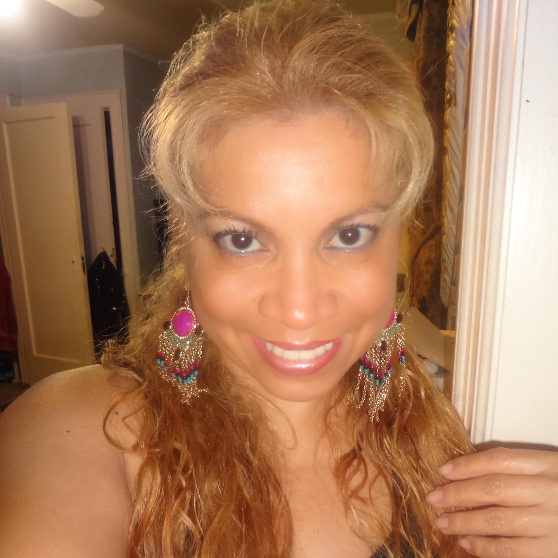 Certified Diabetes Educator, Love sports, fitness, cooking, traveling and love love music.