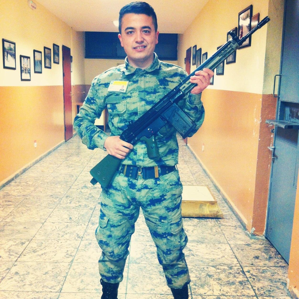 Guldur yuzumu :)bole deıl :D bole ...