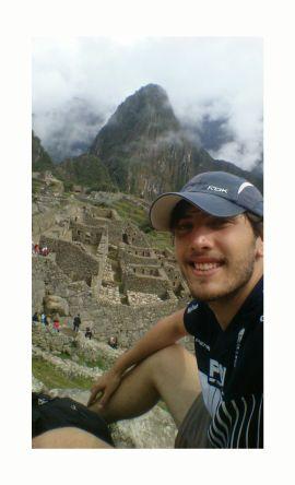 NicooChirico's profile picture. Todo vale la pena si te hace reír - Hincha de Gimnasia y Esgrima La Plata |Club Decano de América|