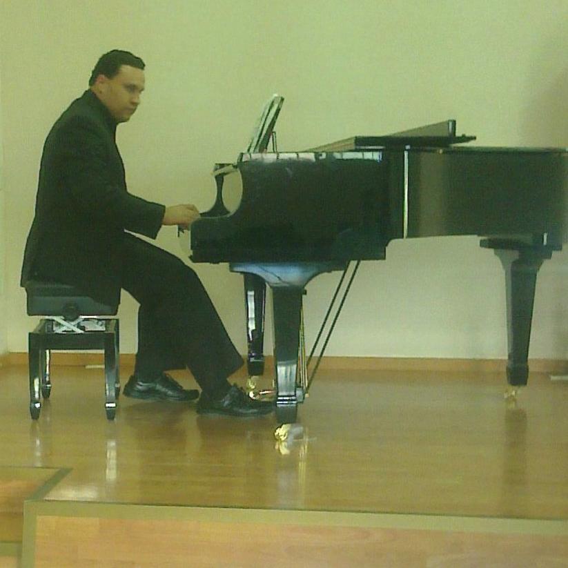 Maestro de música Tenor en la Compañia Coral Vivaldi