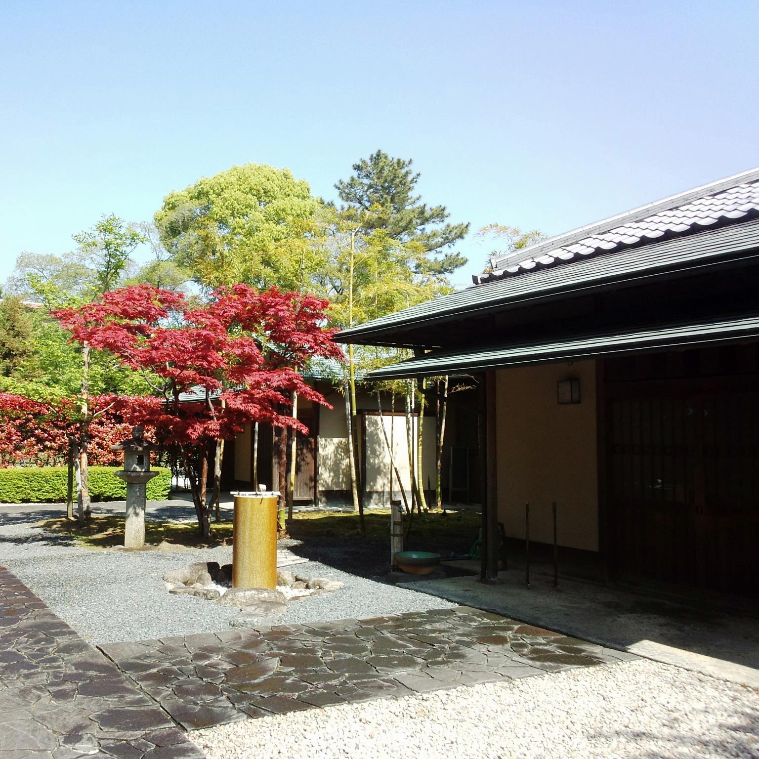 四日市市鵜の森公園内にある茶室「泗翠庵」のツイッターです。