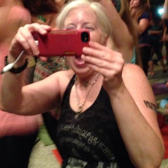iPhone Yoga photographer, blogger & opinionator. Loves platitudes & accessories. Let's yogalize then Sbux.