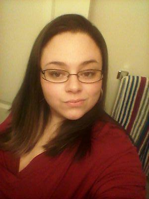 mom that loves to make memories with her daughter one new adventure at a time
single mom
cashapp $Brittnay805 
venmo @BrittanyHenkel