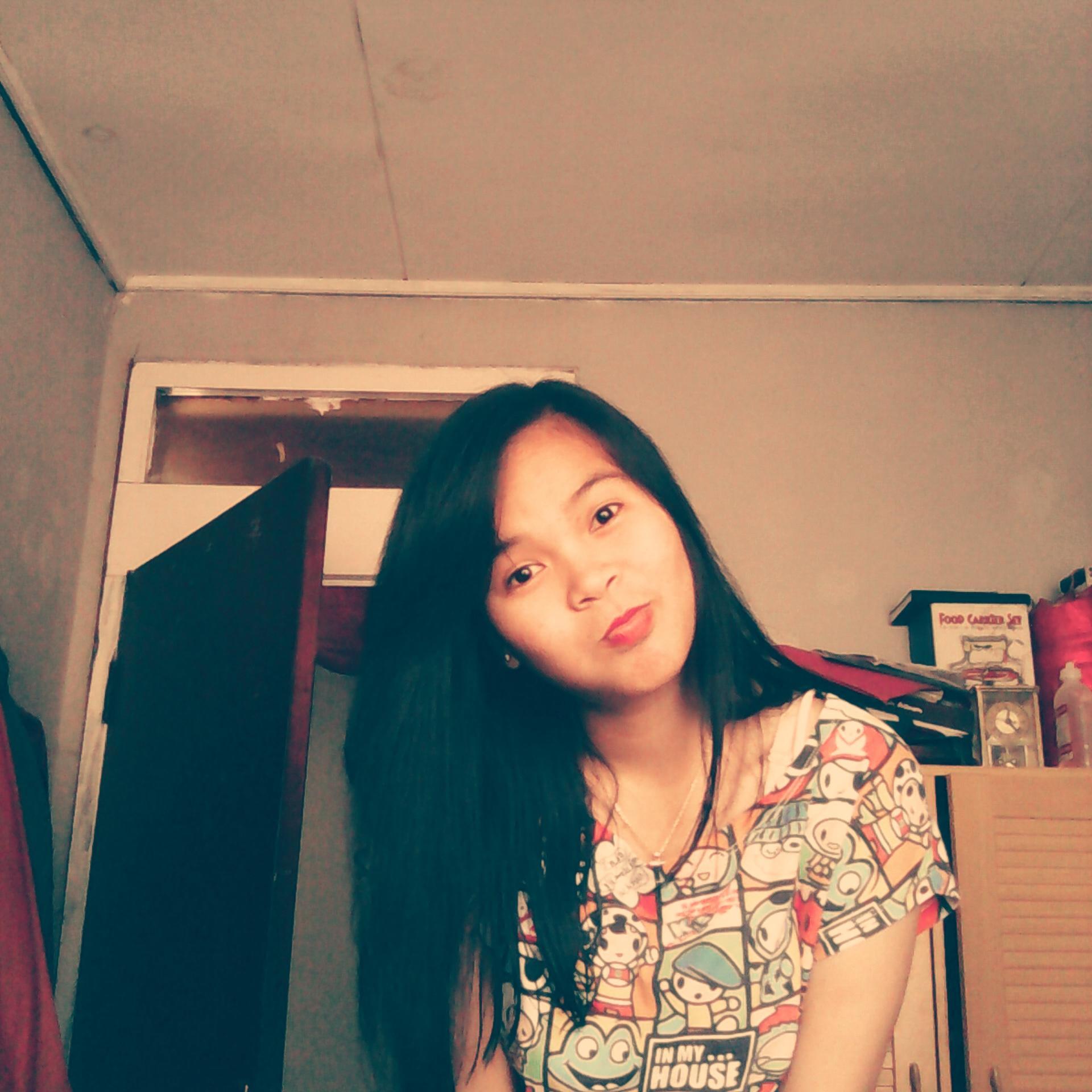 putiiw's profile picture. Lopeyou more alloh, keluarga , sahabat , teman and pacar :*♥