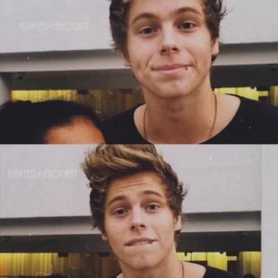 follow @5sosupdateww_ and read my luke story http://t.co/PhF6IRH9ov