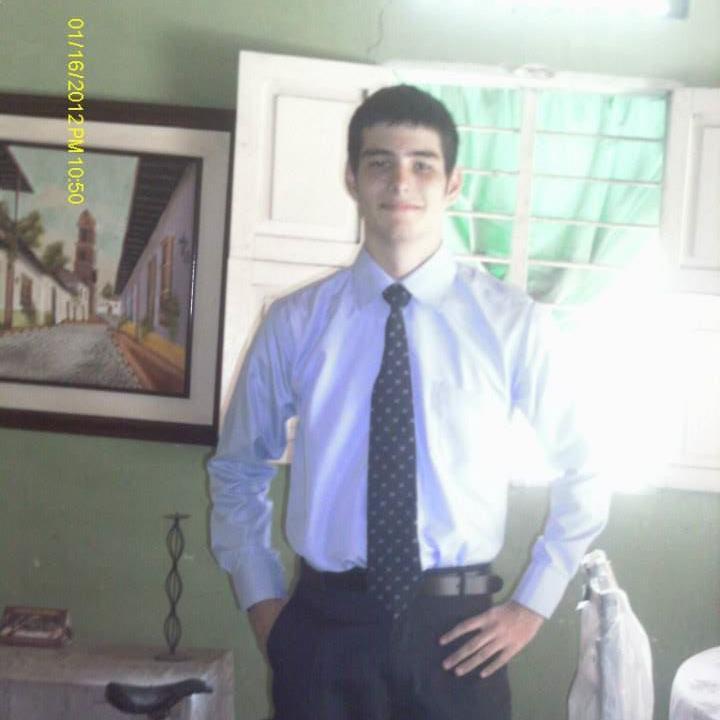 Lovatic, Jonatic, Rusher, y me gusta RBD, soy un chico alegre, me gusta jugar videojuegos y pasarla bien