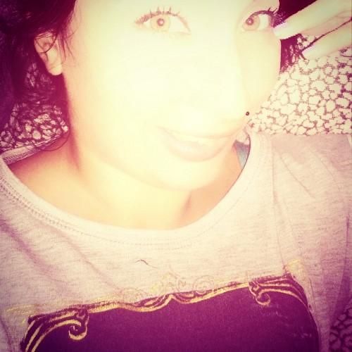 Mientras mas triste sea tu historia Mas fuerte debe ser tu sonrisa...(~.^) Instagram=dayhuh