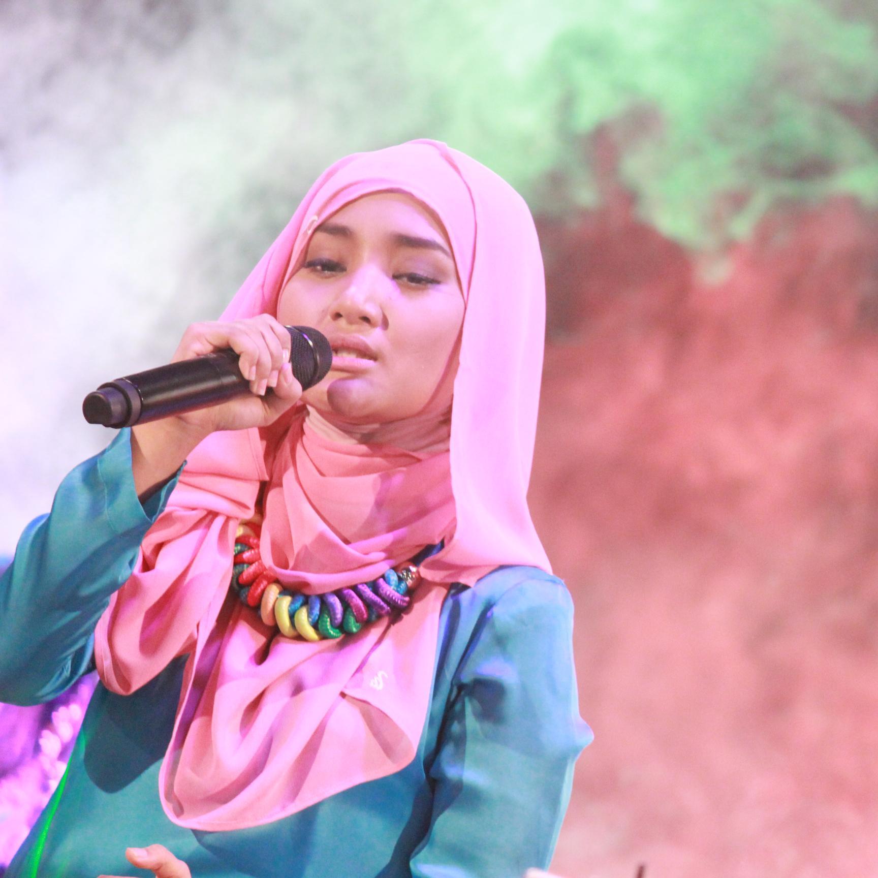 1st Official Fanbase (From Jakarta) Fatin Shidqia lubis | Keep Support for carrer @fatinSL cp : 7FEE5DE3/085295522843 || http://t.co/sUEYHFawqx