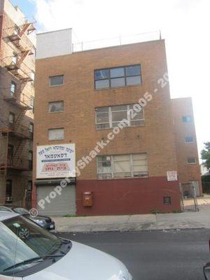 Simches of Yotzoei Yeshiva ketana Satmar Bp 2012