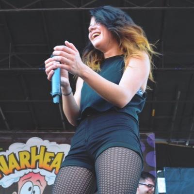 •Free follow!• PLEASE: follow @TayJardineBR we'll follow back there as well! x