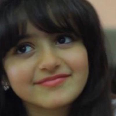 الحُب : أن تجد مِن يذكرك بالصّلاه ، و يذكرُك في صلاته !❤