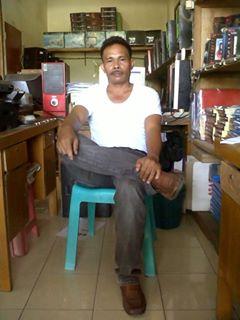 mencari pelipur lara