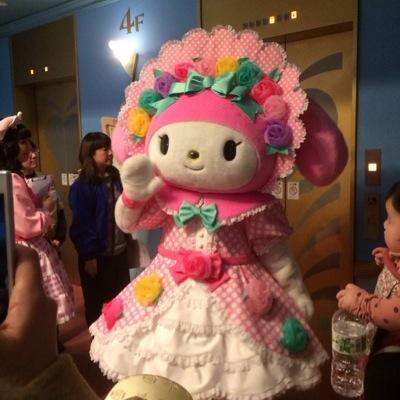 蕾ほころぶ桜の並木  遠き日のたゆたう想い  今も変わらず  いまだ旅の途中