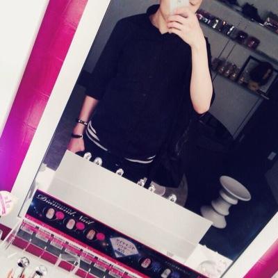 waveモードで暴言吐いてるてる女の子ですです(੭ु ›ω‹ )੭ु⁾⁾♡