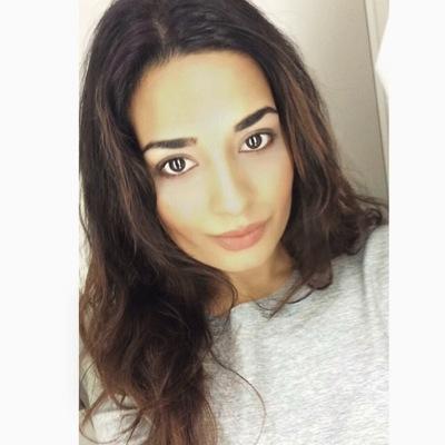 Laily_Khan's profile picture. ☯“You are terrifying and strange and beautiful, someone not everyone knows how to love.”