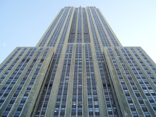 I RT pics that contain the Empire State Building; explain the significance of the tower lights & share ESB history.