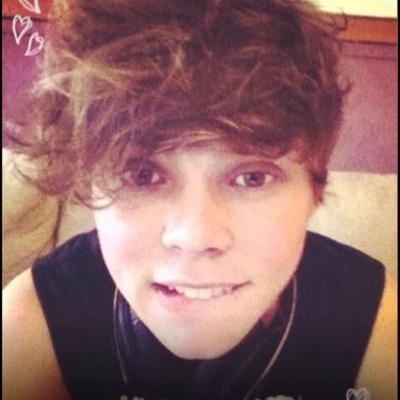 @Ashton5SOS i love you so much